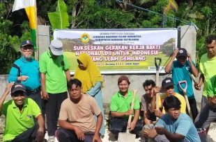 FOTO: Warga LDII Banggai Kepulauan melaksanakan kerja bakti massal (AM)