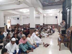 Kapolsek Ciledug dan Jajaran Laksanakan Sholat Jumat di Masjid Naungan LDII Tajur