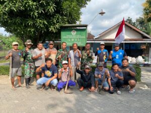 Warga LDII Ngubalan Gelar Kerja Bakti Bersama Aparat Desa dan TNI