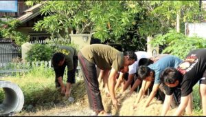 ?Lestarikan Semangat Gotong-Royong ?, LDII Kota Palu Kerja Bakti Gandeng Siswa SMP dan SMA