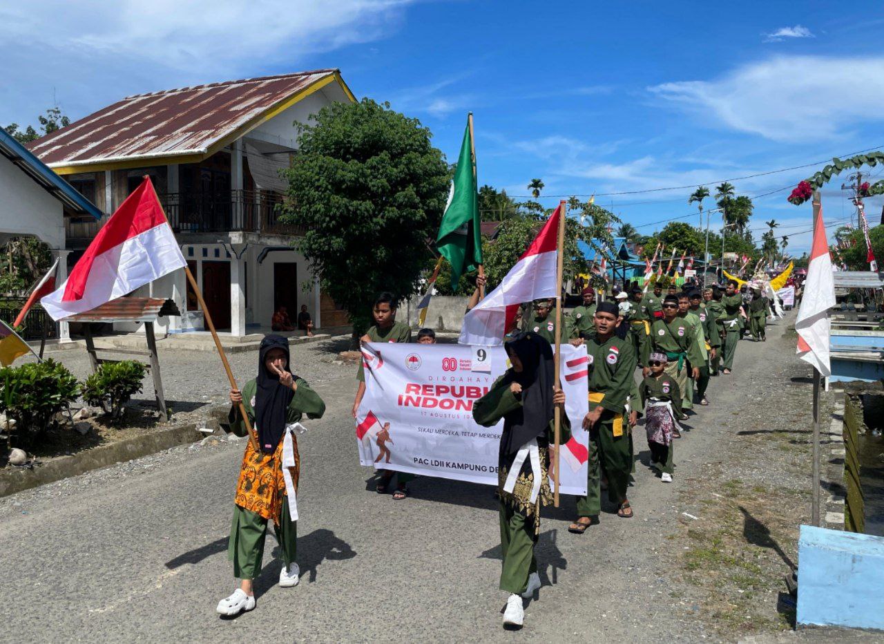 Wujudkan Rasa Cinta Perjuangan Bangsa, Warga Persinas ASAD Distrik Prafi Ikuti Pawai Semarak Kemerdekaan