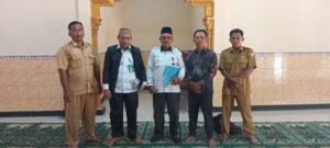 KUA Sungai Bahar Lakukan Pengukuran Arah Kiblat dan Pendataan Pengurus Masjid di Bahar Mulya